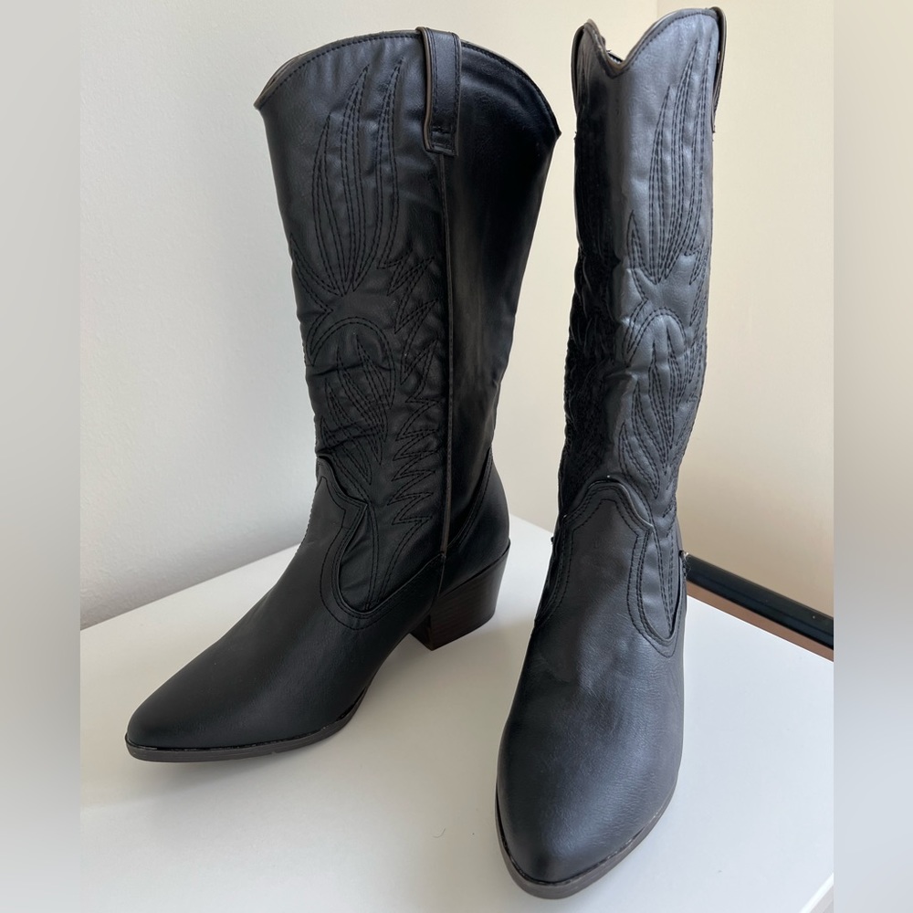 New black cowboy boots